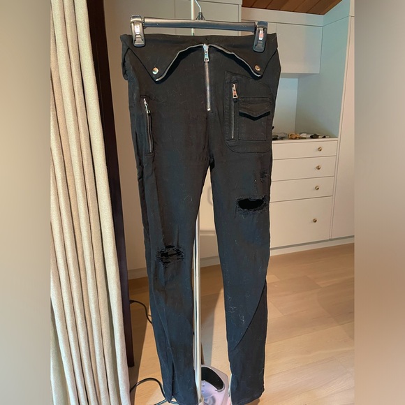 Size 27 RTA distressed denim with silver zipper detail - Picture 1 of 4